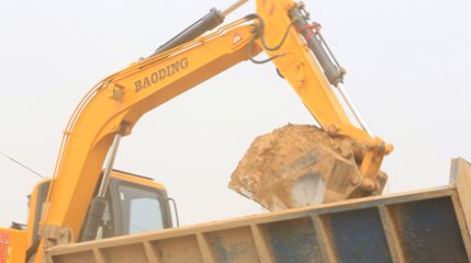 国产小型挖掘机厂家 发挥创新主体作用，引领核心技术研发