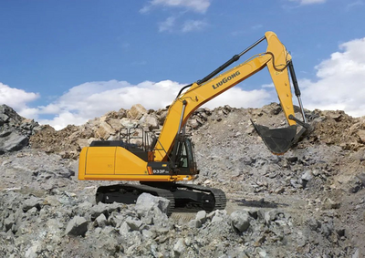 柳工引领绿色新纪元 国四挖掘机重磅发布，工程机械技术研发再攀高峰